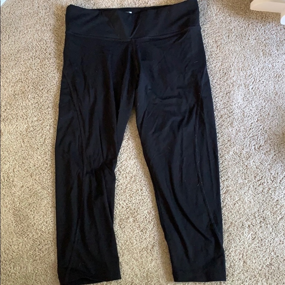 VS PINK ultimate crop leggings